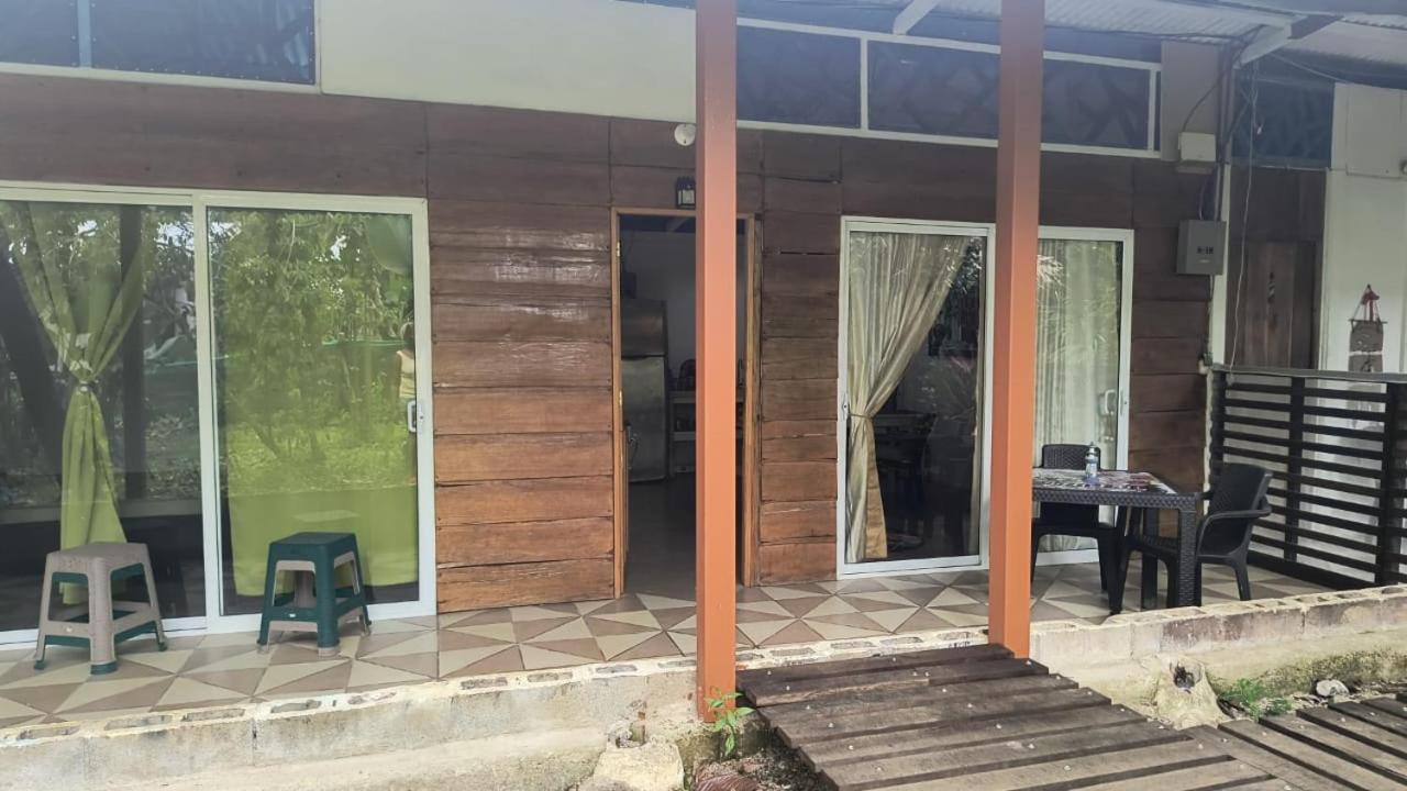Apartamento Faro 13 Casina Con Terraza 4 Personas De Puerto Viejo